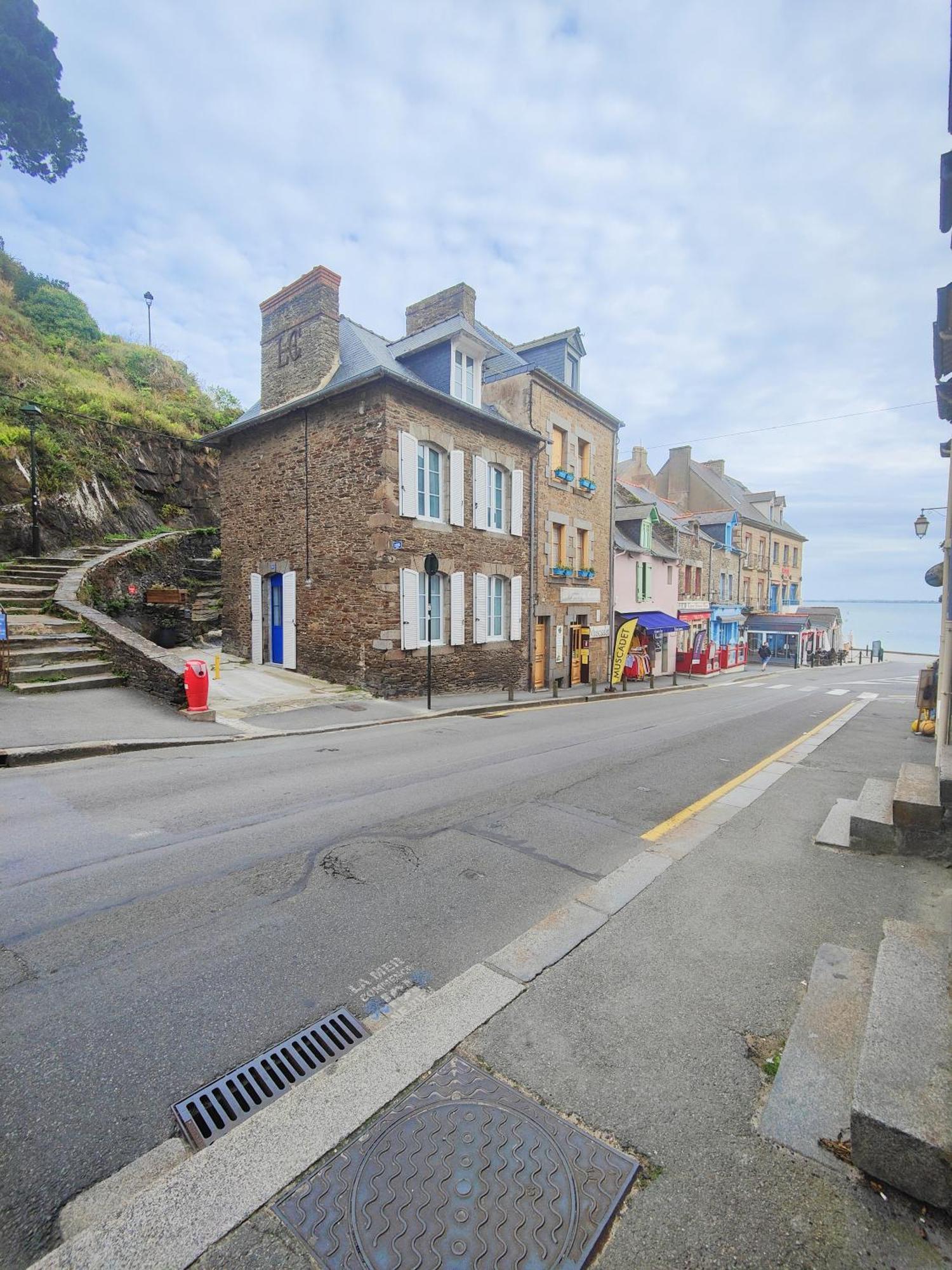 La Merveille By Mrodbnb - Appart Neuf - Vue Mer - 25M Plage & Resto - Cine - Cheminee - Popcorn Cancale Buitenkant foto